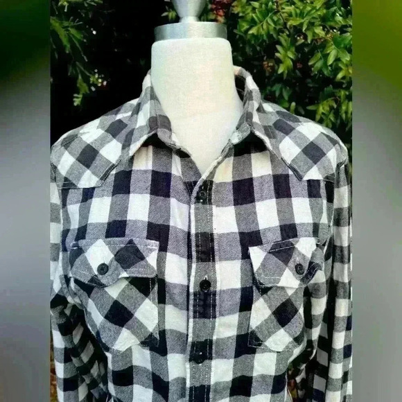 Urban Pipeline flannel button down shirt - Picture 3 of 4